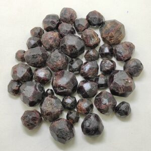 Garnet Rough Pointed Garnet Rough Stone Red Almandine Garnet Healing Rough Garnet Healing Crystal Rough Gemstone For Jewelry GV19